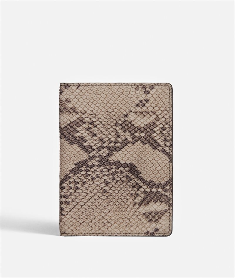 The Case Factory Paspoorthouder Soft Python Cashmere