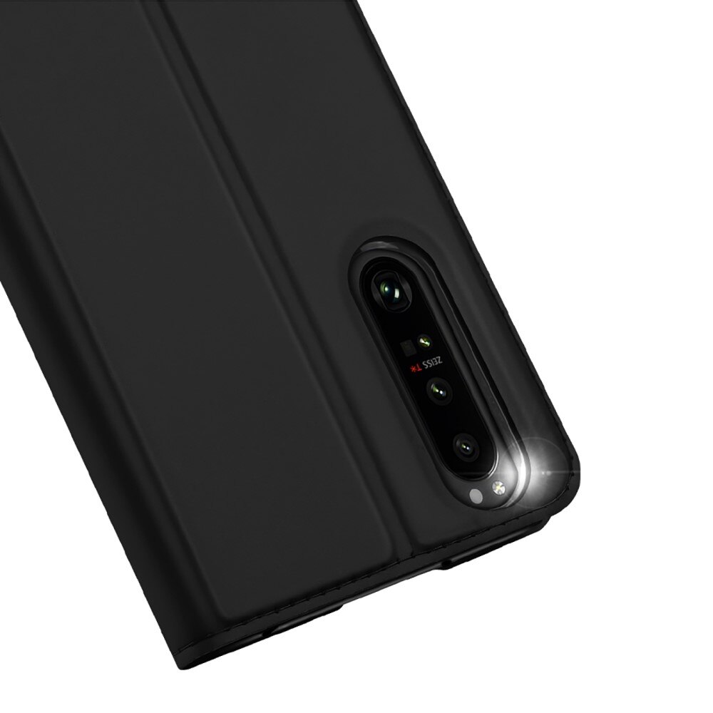 Skin Pro Series Sony Xperia 1 IV Zwart