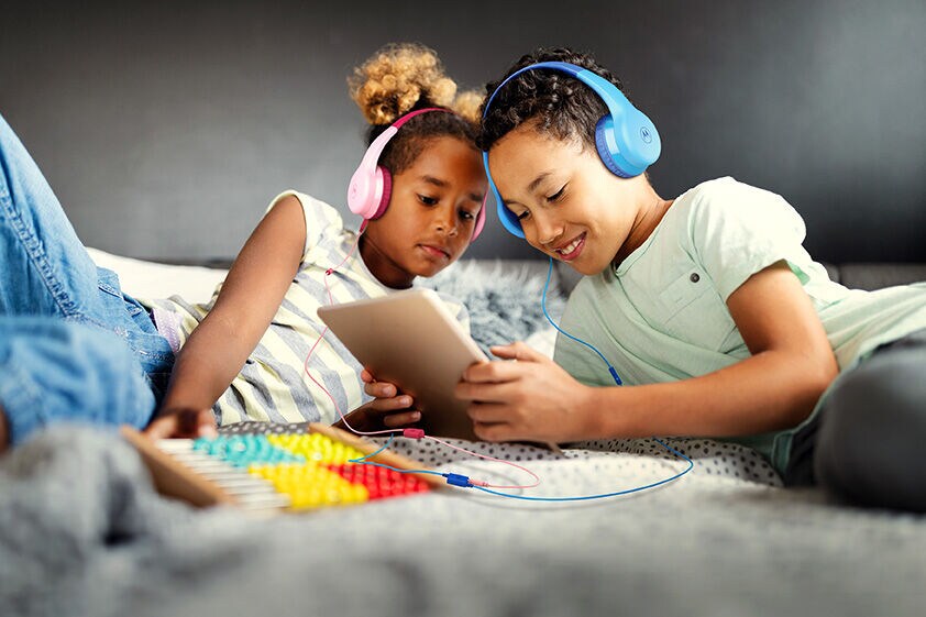 Moto JR300 On-Ear Wireless Kinderhoofdtelefoon roze